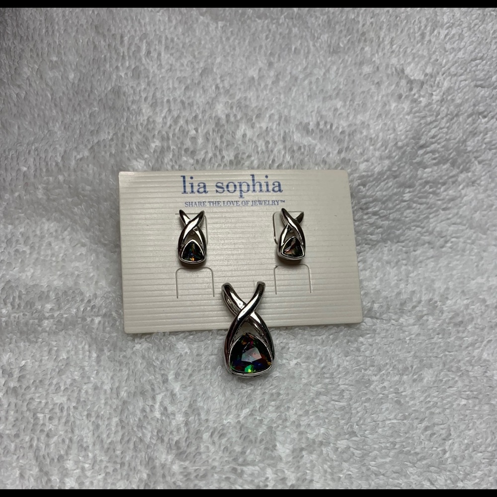 Jewelry - Picture 3 of 3